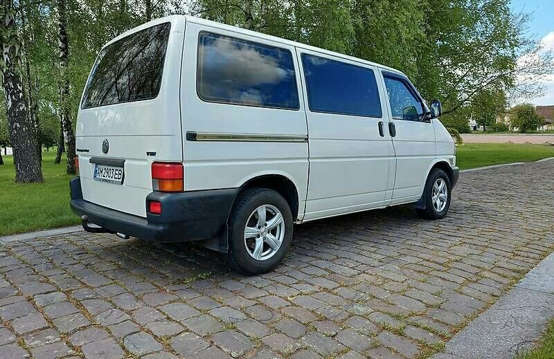 Продам Volkswagen T4 (Transporter) пасс. 2002 года в Киеве