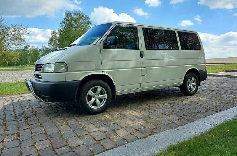 Продам Volkswagen T4 (Transporter) пасс. 2002 года в Киеве