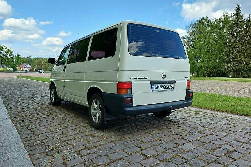 Продам Volkswagen T4 (Transporter) пасс. 2002 года в Киеве