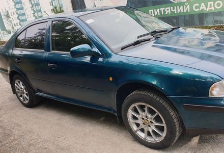 Продам Skoda Octavia GLX (Tour) 1998 года в Киеве