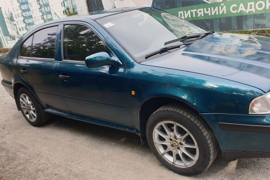 Продам Skoda Octavia GLX (Tour) 1998 года в Киеве