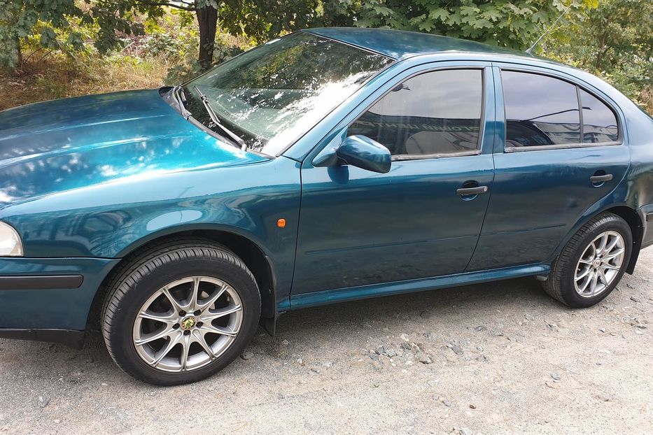 Продам Skoda Octavia GLX (Tour) 1998 года в Киеве