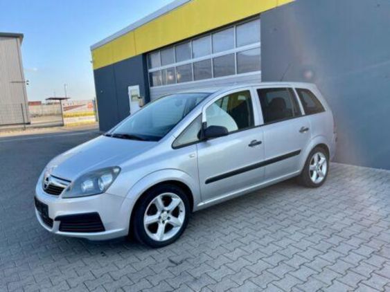 Продам Opel Zafira 2005 года в г. Иршава, Закарпатская область