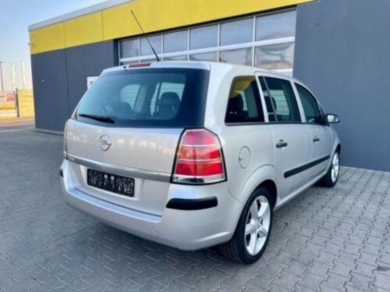 Продам Opel Zafira 2005 года в г. Иршава, Закарпатская область