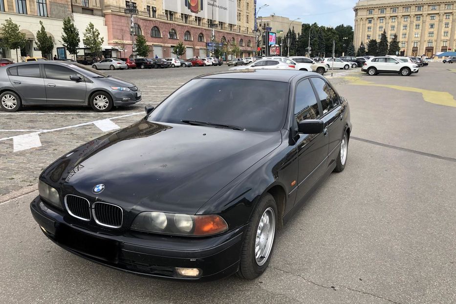 Продам BMW 520 E39 2000 года в Харькове