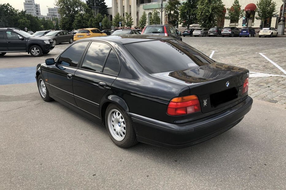 Продам BMW 520 E39 2000 года в Харькове