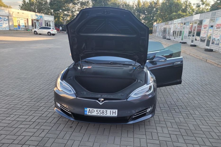 Продам Tesla Model S 2016 года в Запорожье