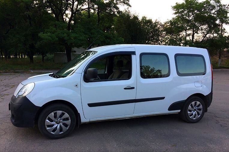 Продам Renault Kangoo пасс. 2012 года в г. Яготин, Киевская область