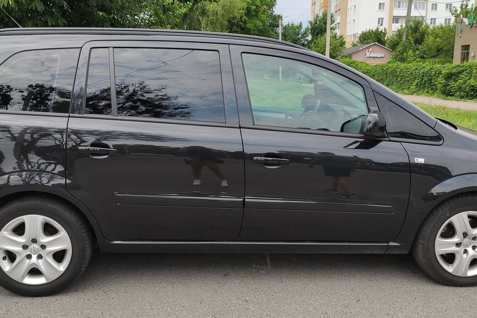 Продам Opel Zafira В 2014 года в Харькове