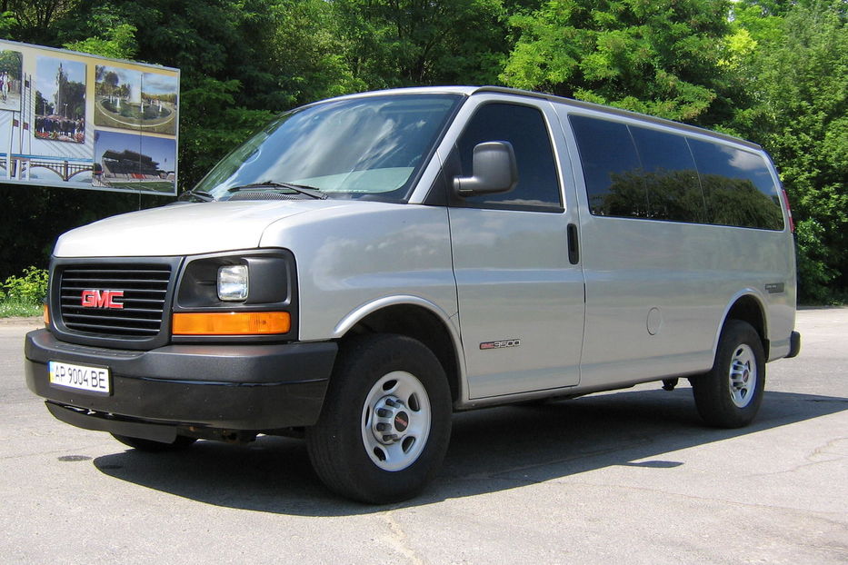 GMC Savana 2022 салон