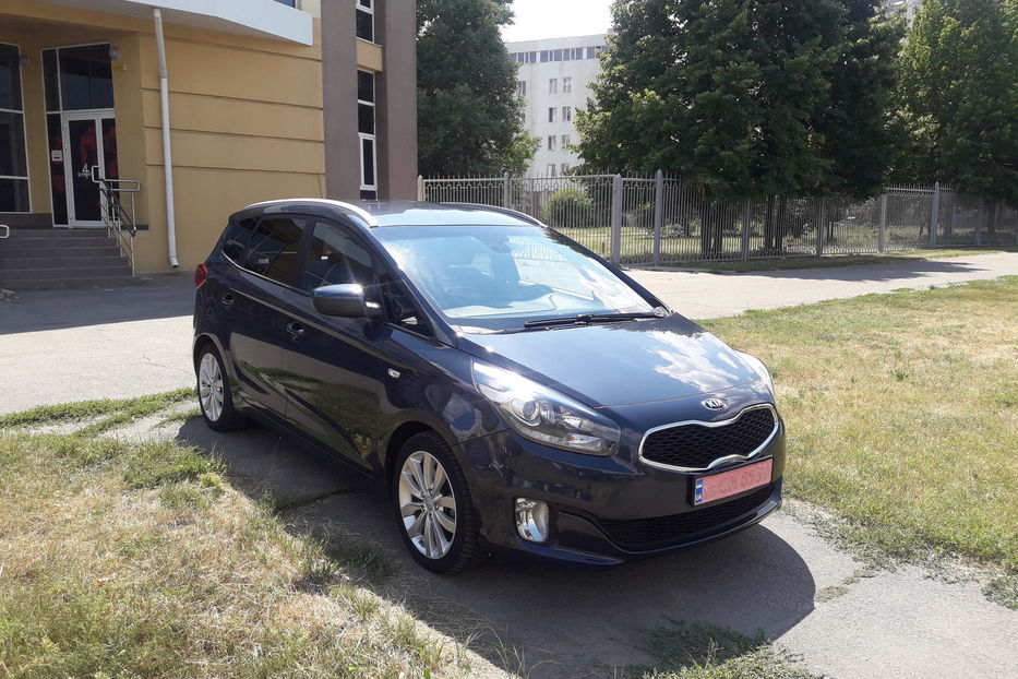 Продам Kia Carens MINIVAN  2015 года в Харькове