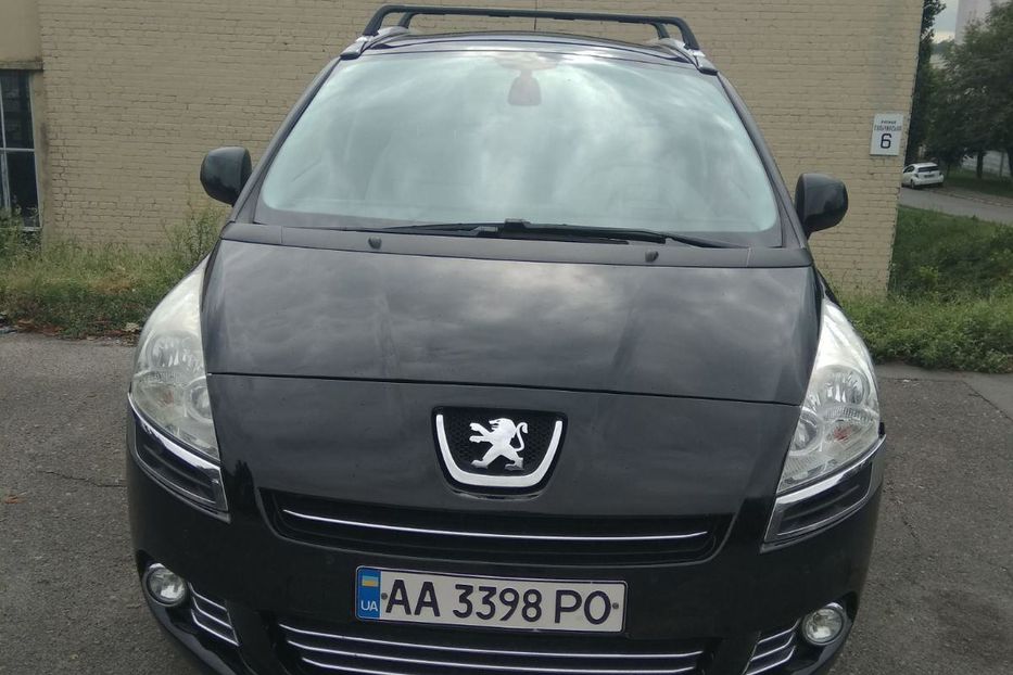 Продам Peugeot 5008 2012 года в Киеве