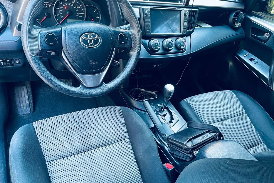 Продам Toyota Rav 4 2016 года в Харькове