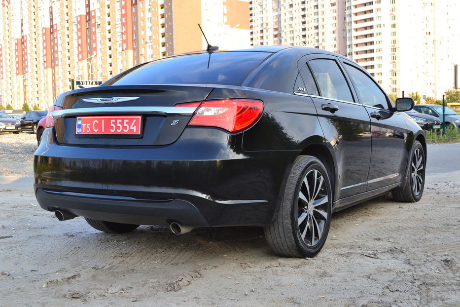 Продам Chrysler 200 2012 года в Киеве