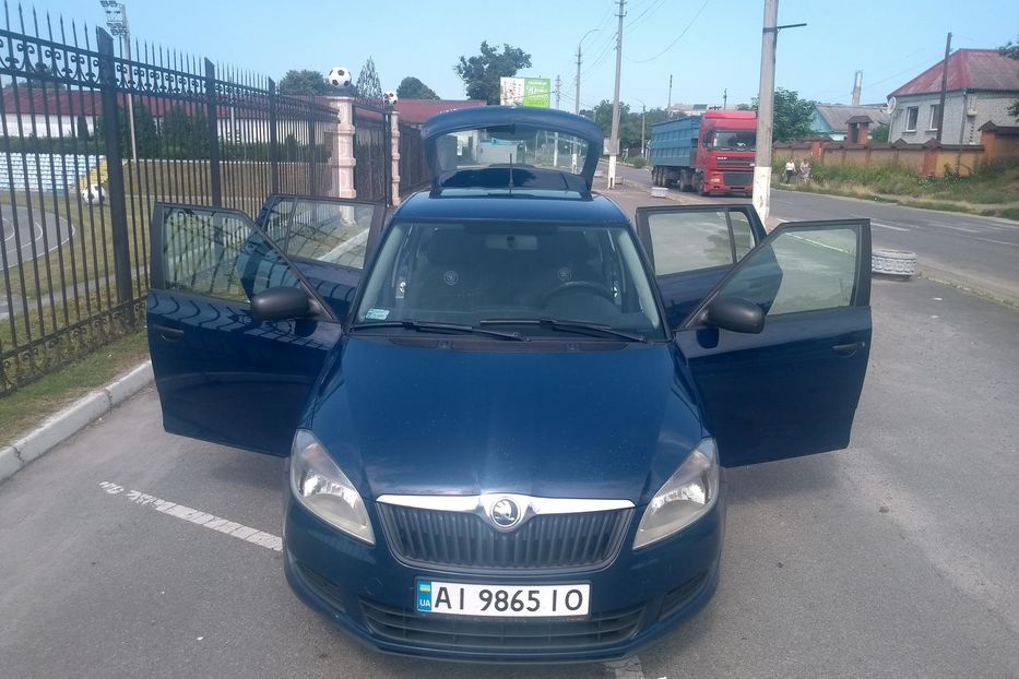 Продам Skoda Fabia 1,6TDI 2014 года в Киеве