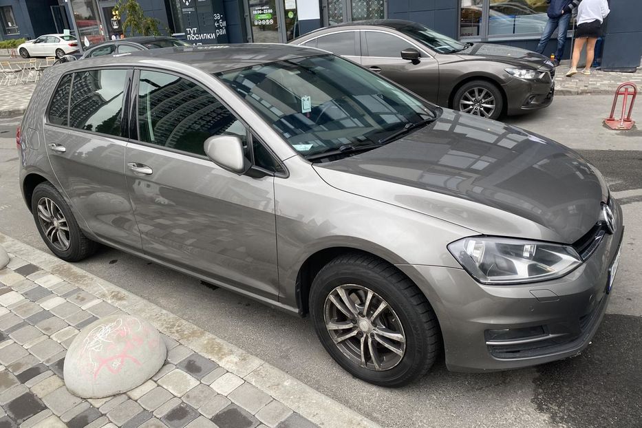 Продам Volkswagen Golf VII 2014 года в Киеве