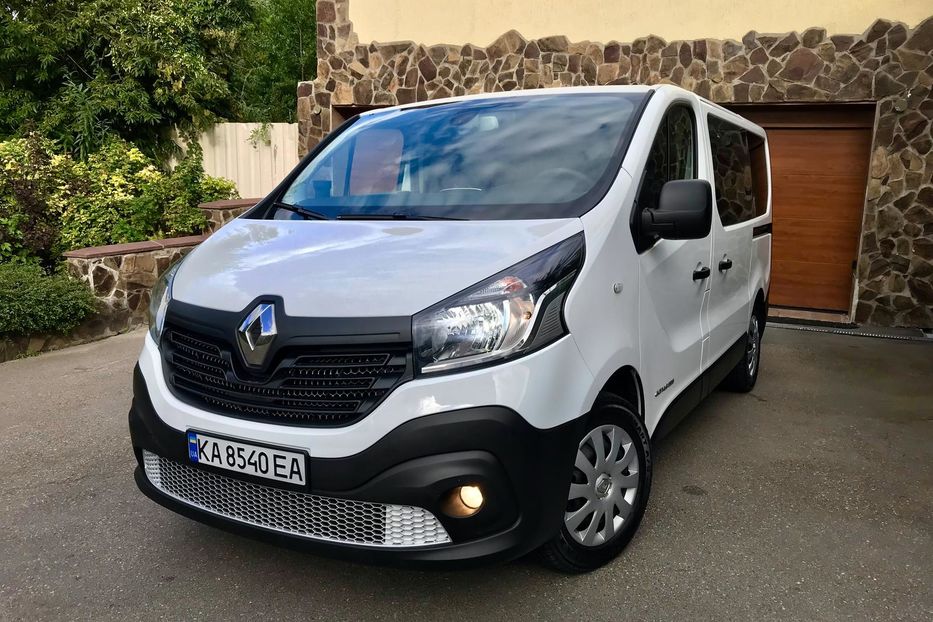 Продам Renault Trafic пасс. пасс. 2017 года в Киеве