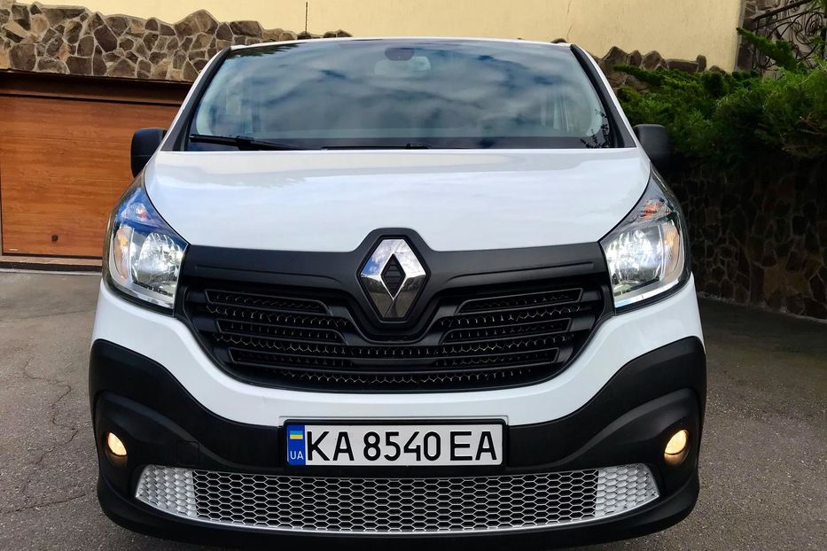 Продам Renault Trafic пасс. пасс. 2017 года в Киеве