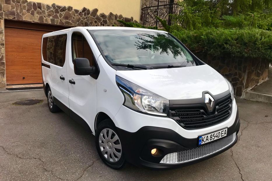 Продам Renault Trafic пасс. пасс. 2017 года в Киеве