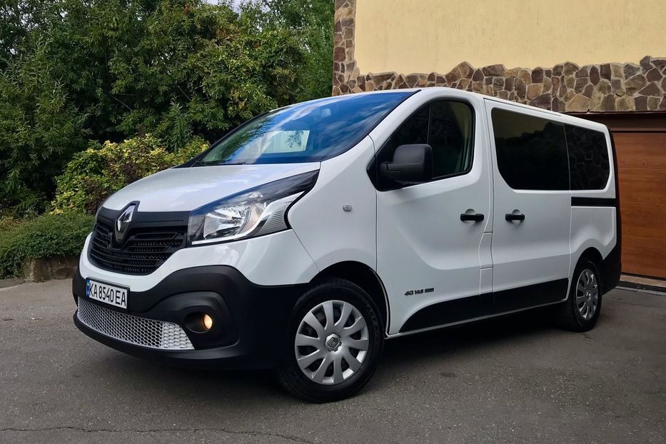 Продам Renault Trafic пасс. пасс. 2017 года в Киеве