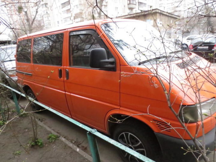 Продам Volkswagen T4 (Transporter) пасс. 2001 года в Киеве