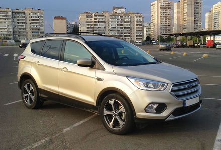 Продам Ford Escape SEL 2018 года в Киеве