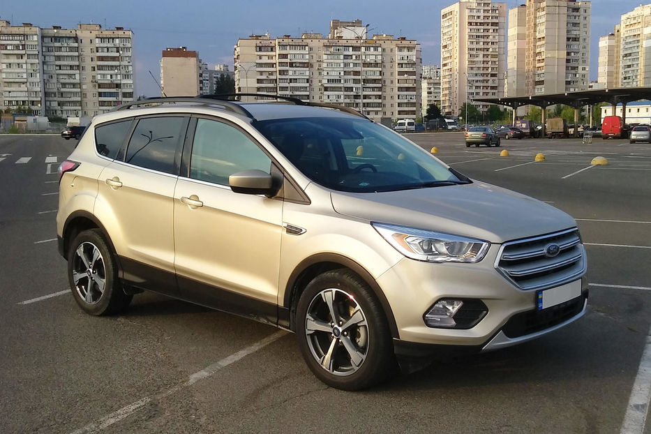 Продам Ford Escape SEL 2018 года в Киеве