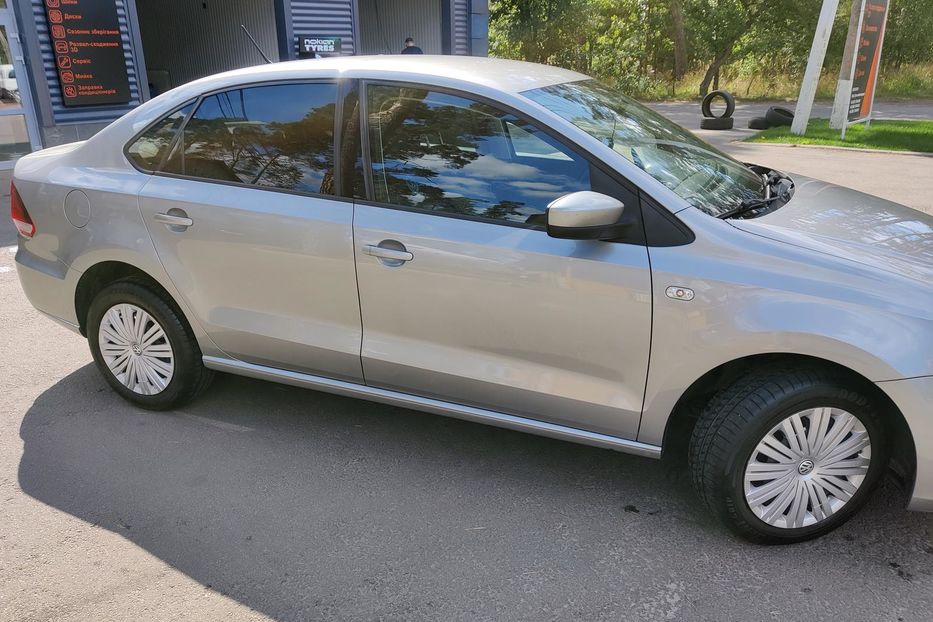 Продам Volkswagen Polo седан 2018 года в Киеве