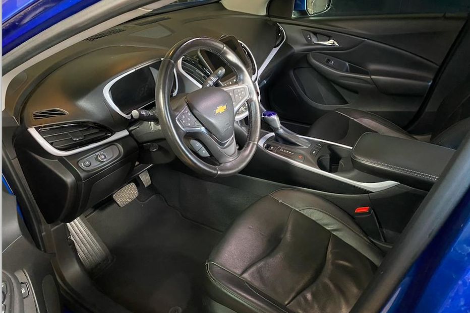 Продам Chevrolet Volt Hybrid 2016 года в Харькове