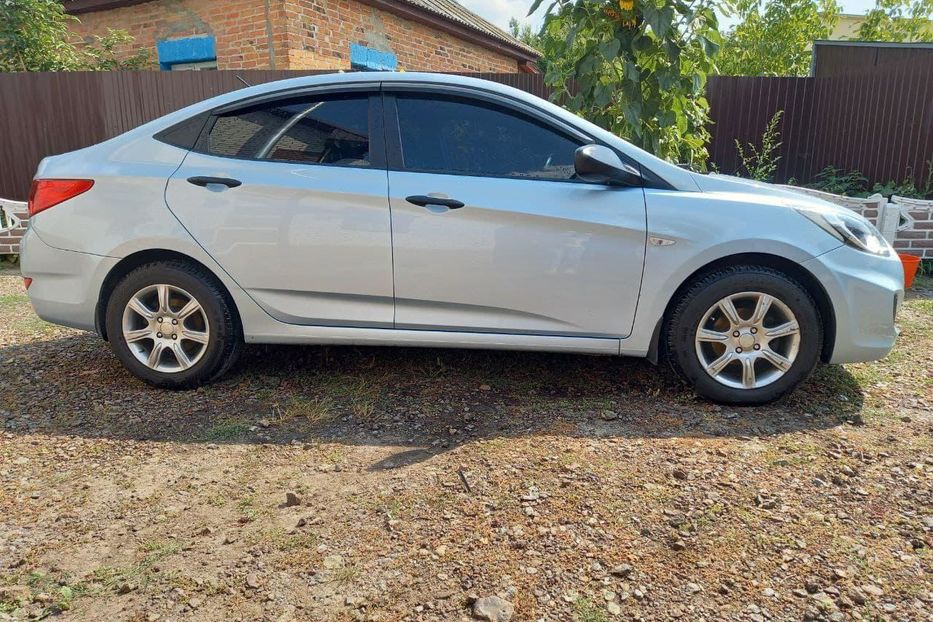 Продам Hyundai Accent  2012 года в г. Носовка, Черниговская область