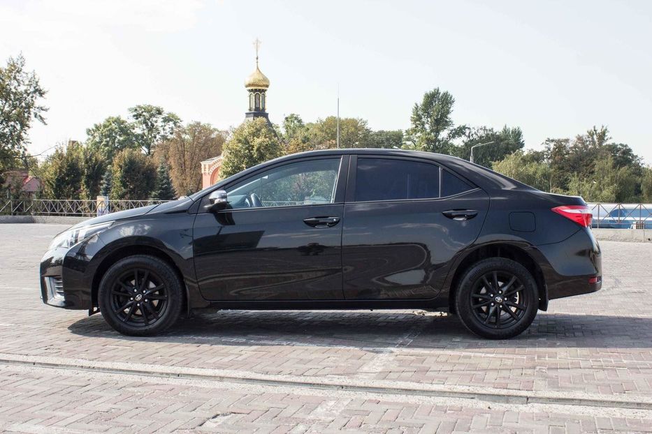 Продам Toyota Corolla 2016 года в Харькове