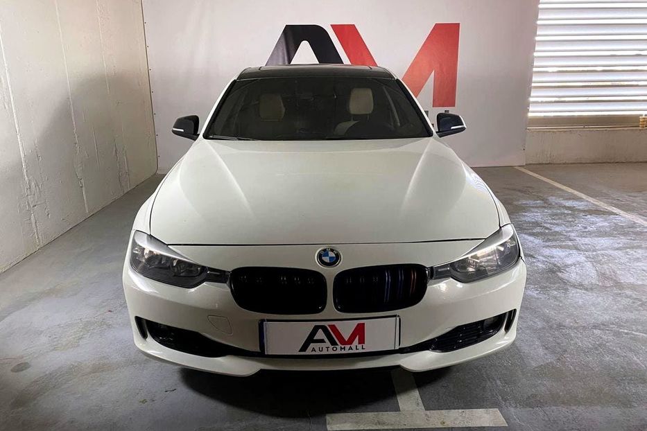 Продам BMW 320 XDrive 2014 года в Одессе