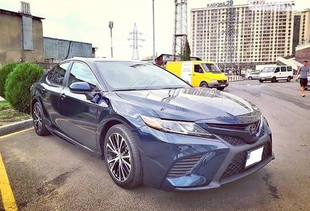 Продам Toyota Camry SE 2018 года в Одессе