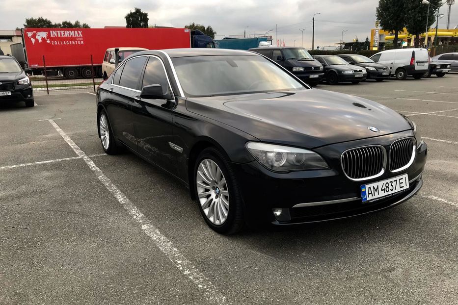 Продам BMW 750 Li xDrive F02 2011 года в Киеве