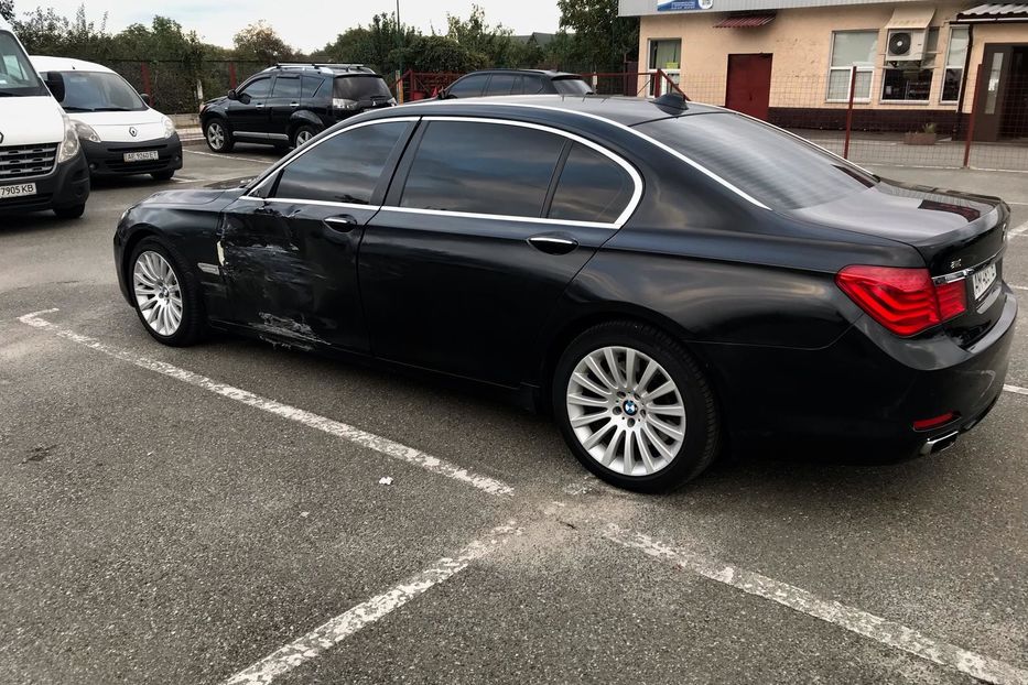 Продам BMW 750 Li xDrive F02 2011 года в Киеве