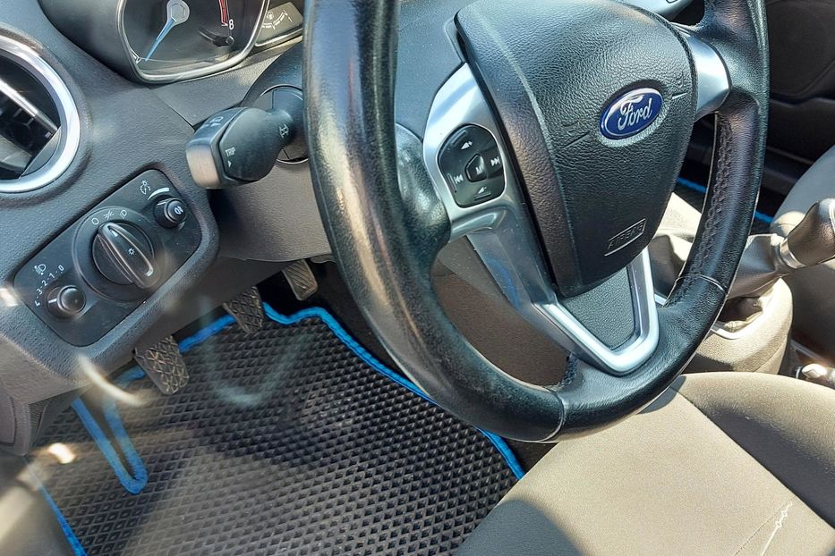 Продам Ford Fiesta 2014 года в Львове