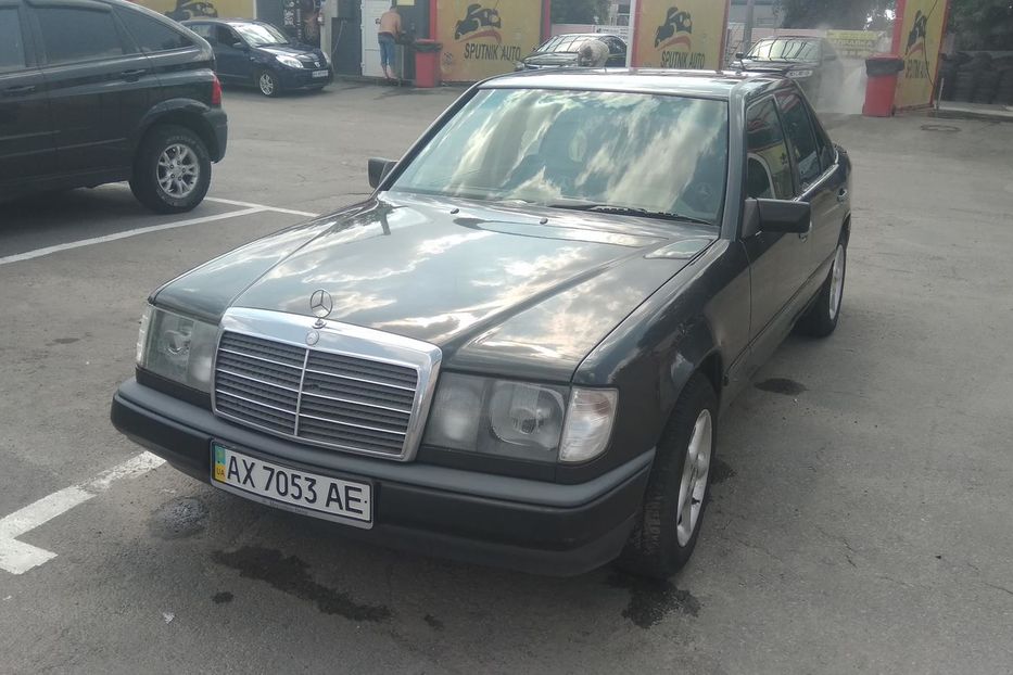 Продам Mercedes-Benz E-Class 1987 года в Харькове