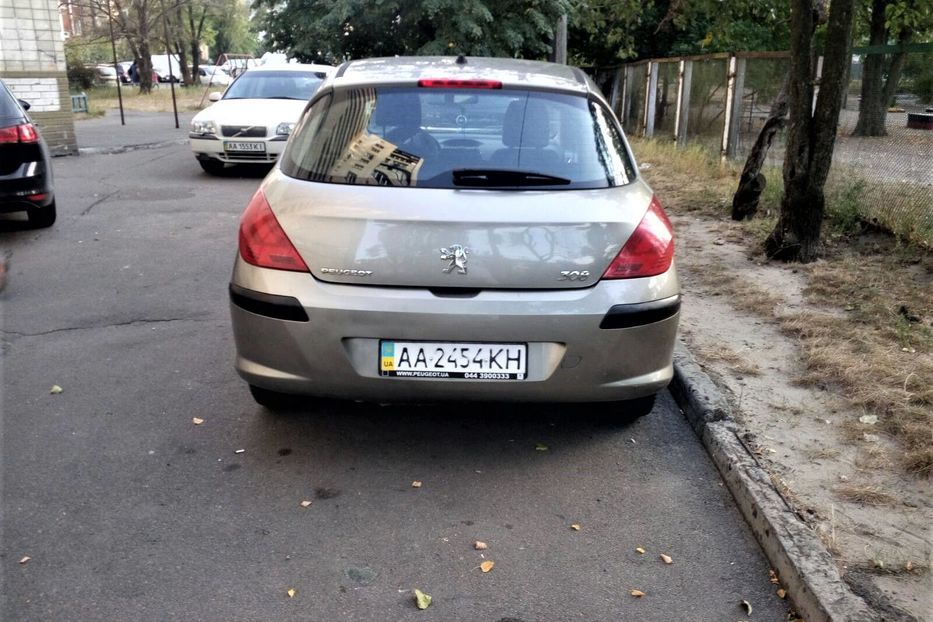 Продам Peugeot 308 2010 года в Киеве