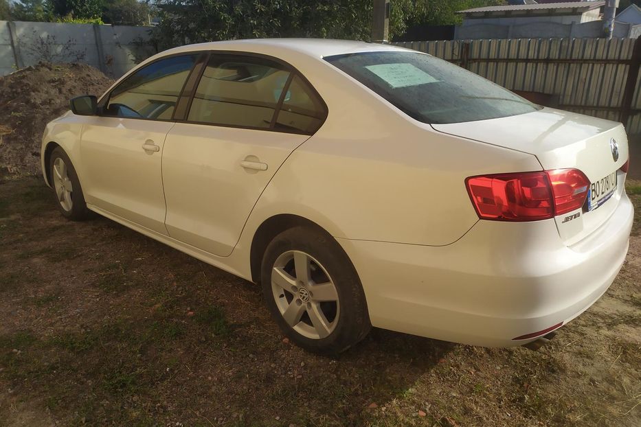 Продам Volkswagen Jetta 2013 года в Киеве