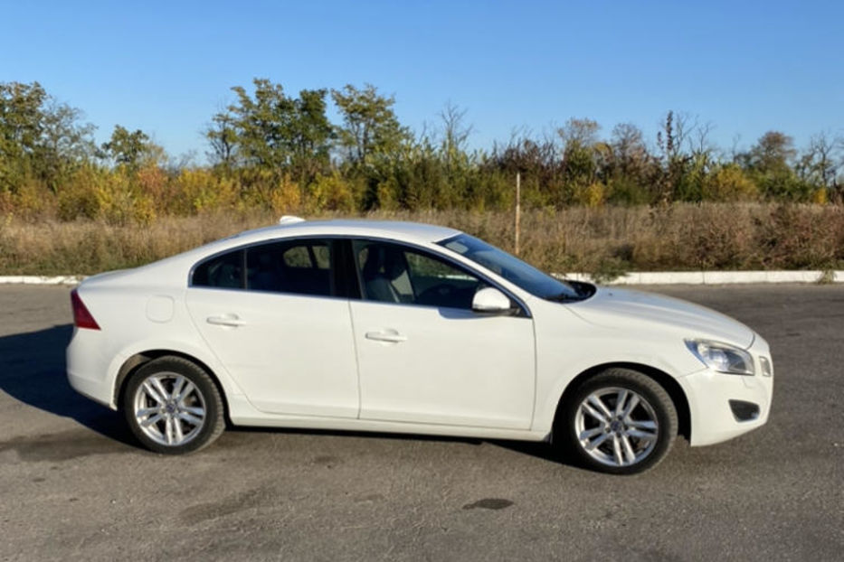 Продам Volvo S60 2012 года в Харькове