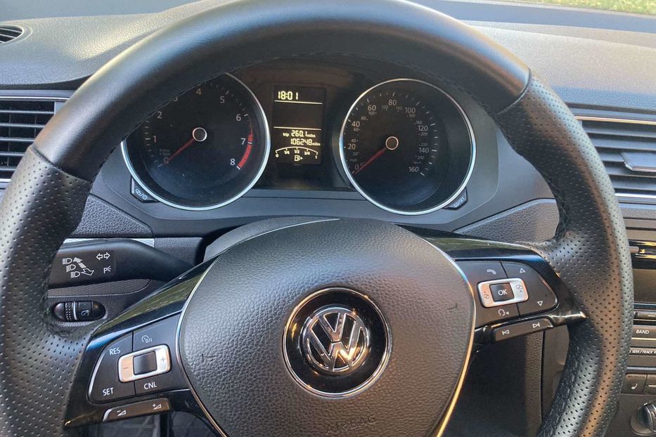 Продам Volkswagen Jetta 2015 года в Луцке