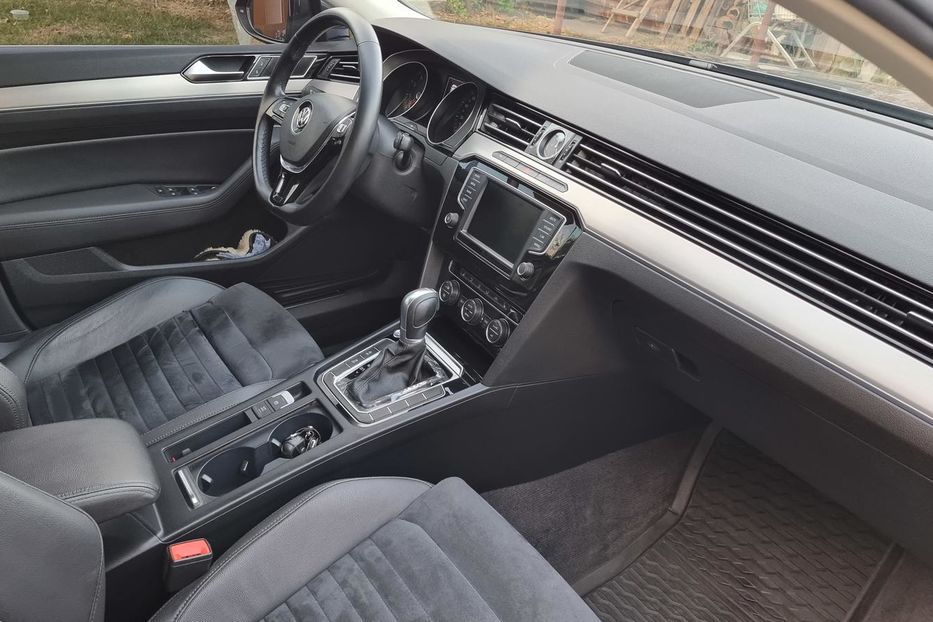 Продам Volkswagen Passat B8 2017 года в Харькове