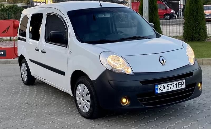 Продам Renault Kangoo пасс. 2010 года в Киеве