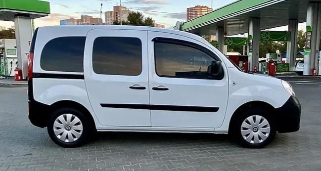 Продам Renault Kangoo пасс. 2010 года в Киеве