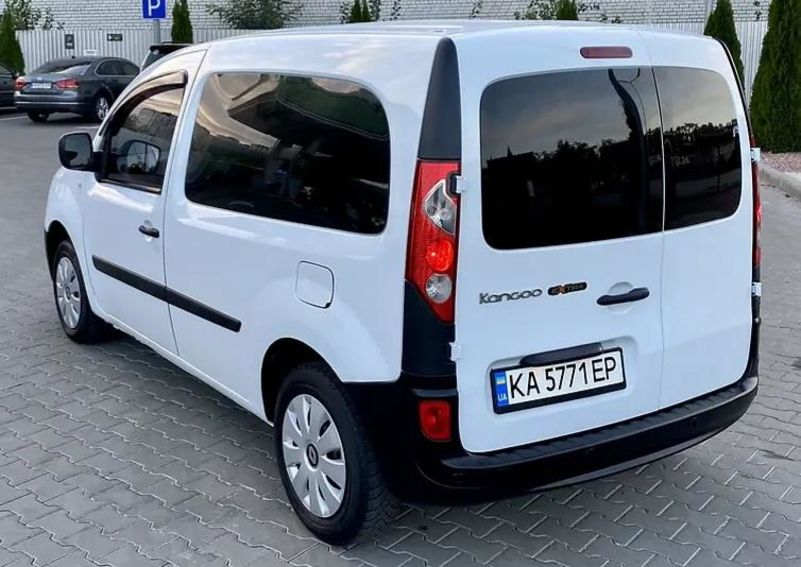 Продам Renault Kangoo пасс. 2010 года в Киеве