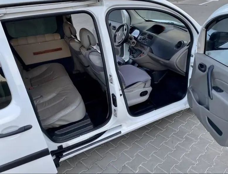 Продам Renault Kangoo пасс. 2010 года в Киеве