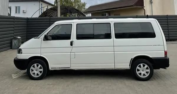 Продам Volkswagen T4 (Transporter) пасс. 2002 года в Киеве