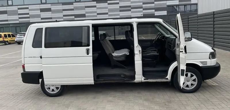 Продам Volkswagen T4 (Transporter) пасс. 2002 года в Киеве