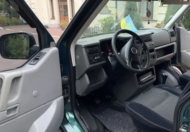 Продам Volkswagen T4 (Transporter) пасс. 2001 года в Киеве