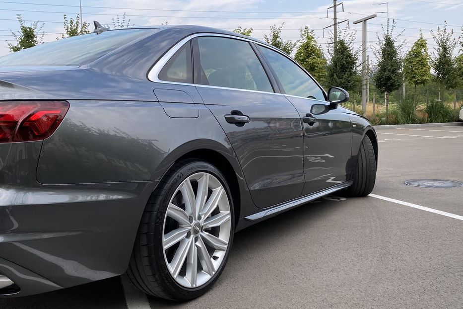 Продам Audi A4 2020 года в Киеве